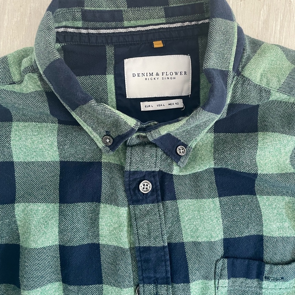 Bundle Of 4! Men’s T-Shirt Bundle Polo & Casual S… - image 5